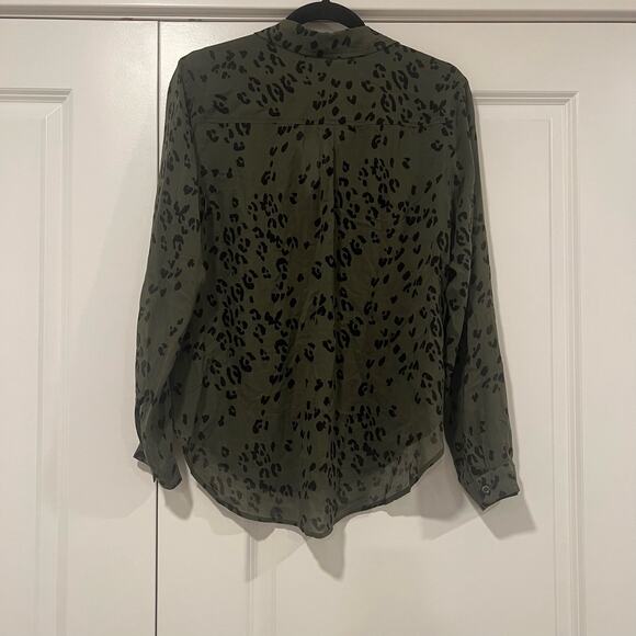 Bella Dahl Women's Button Down Army Green Animal Print Size‎ Medium - Picture 4 of 7